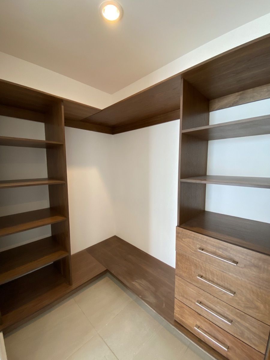 Vestidor de recámara de visitas o salón de juegos, foto 25 de 33