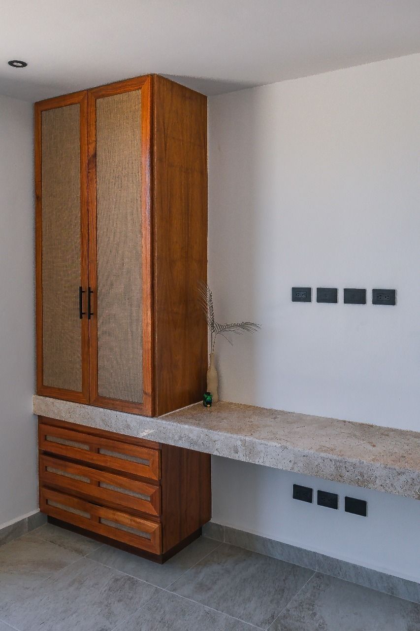 4 of 13: CASA MUESTRA