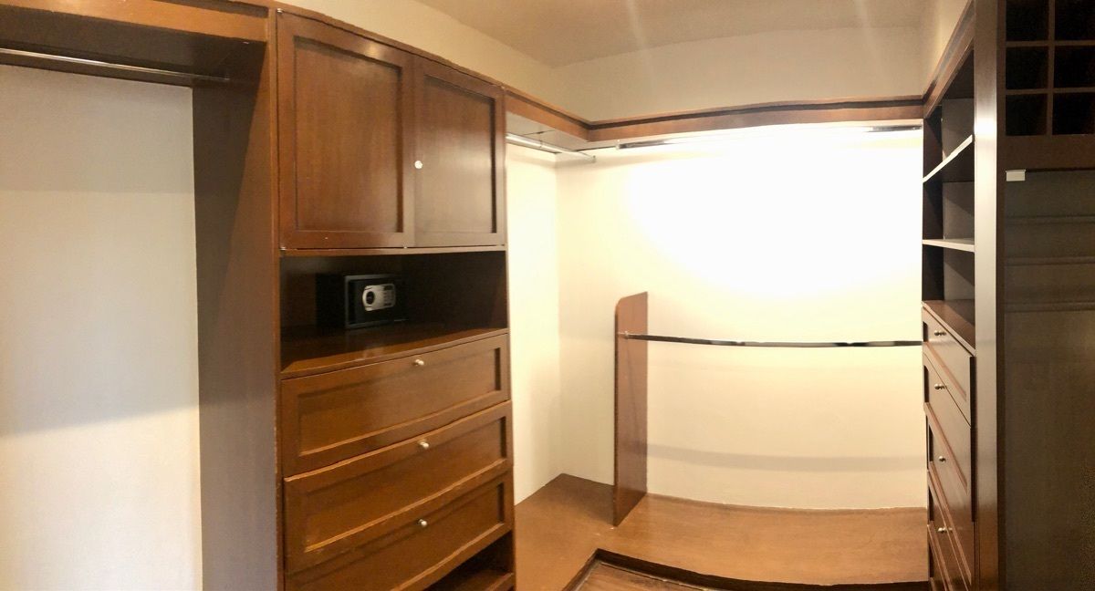 17 de 28: vestidor principal