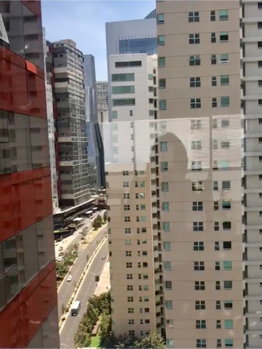 Departamento en venta Av santa fe con 2 recamaras y 2 estacionamientos - foto 2