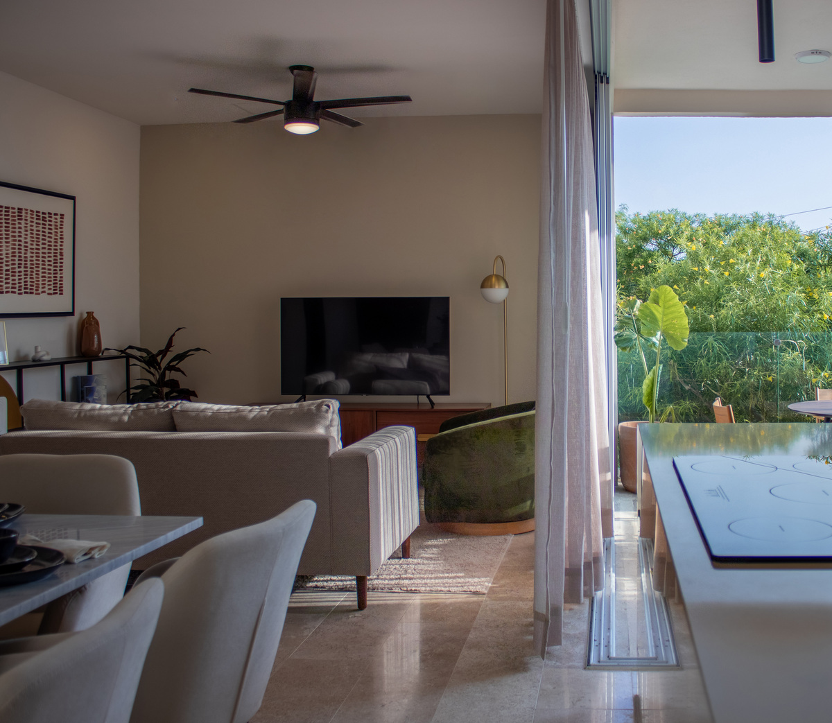 2 of 13: Sala y Comedor