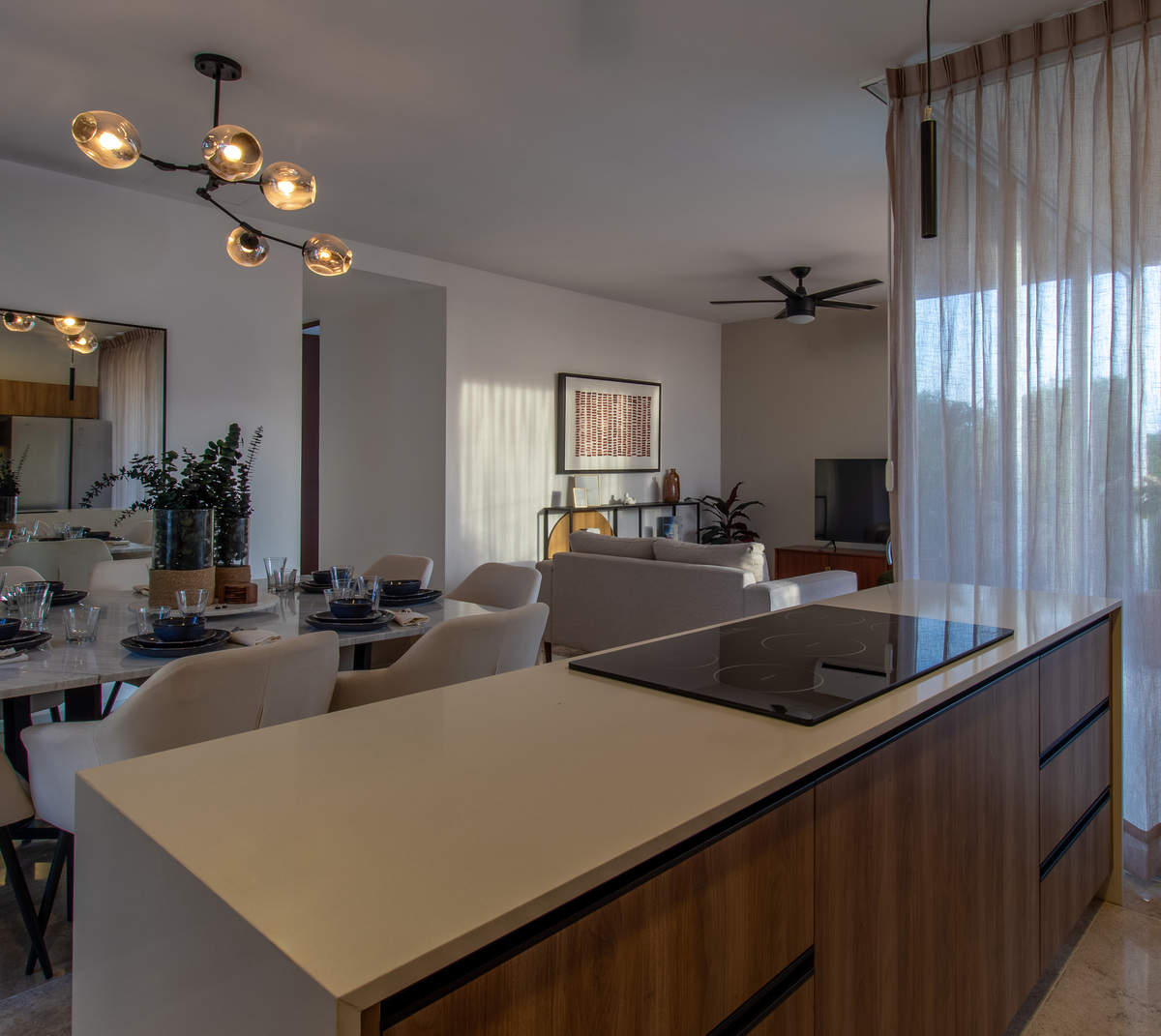 4 of 13: Sala, Cocina y Comedor