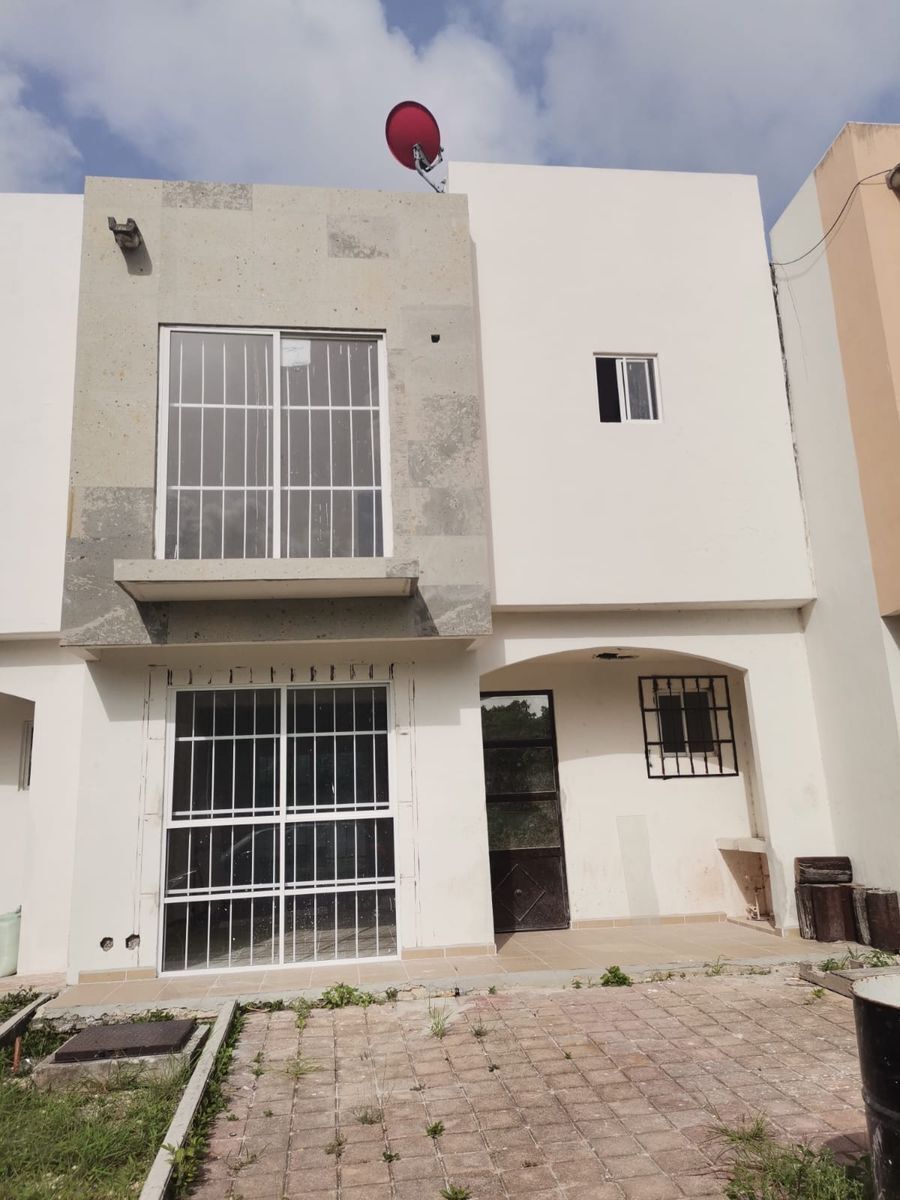 CASA EN VENTA POR VILLA MARINO CANCUN