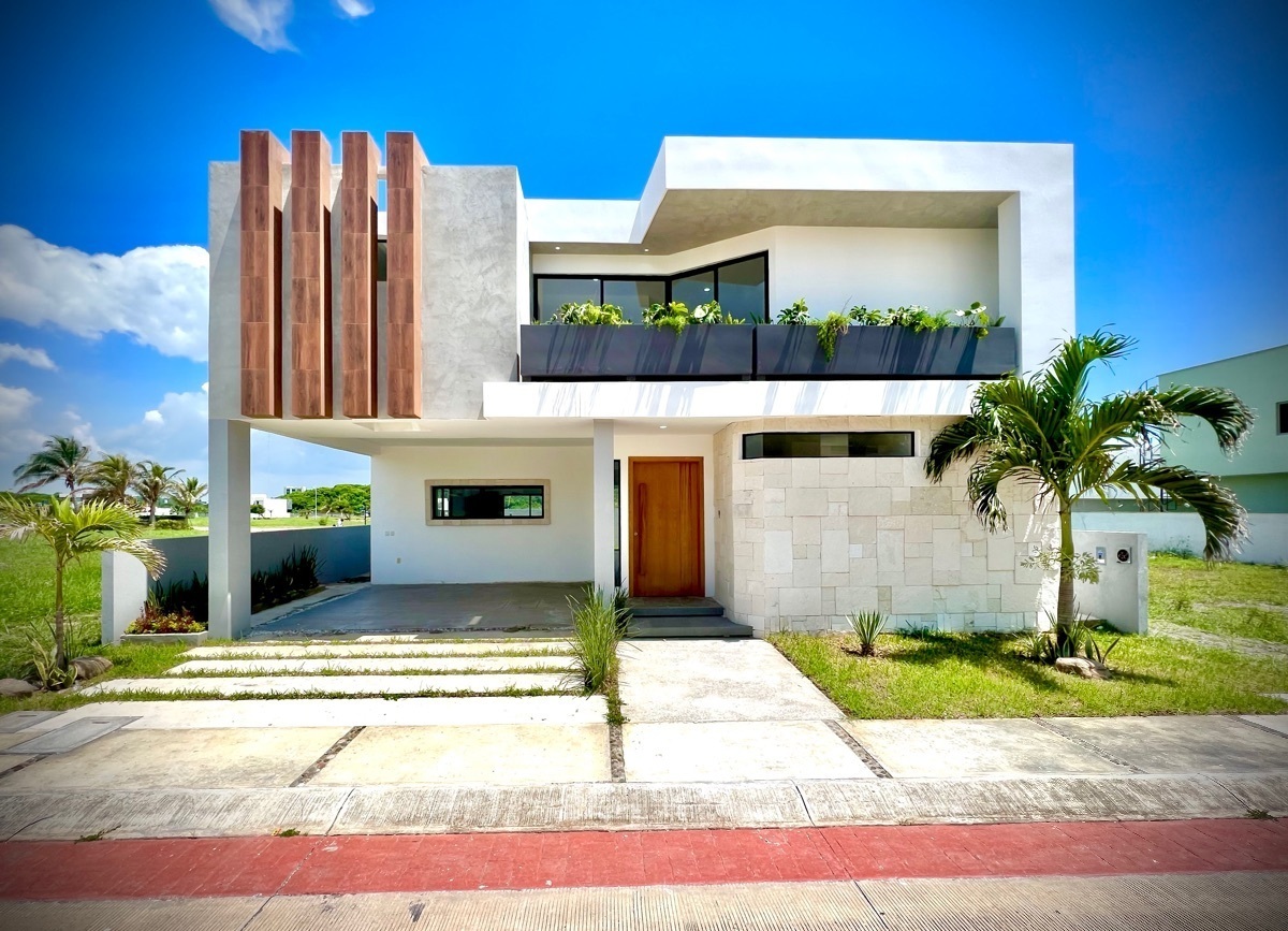 Hermosa casa de 3 recámaras en venta en Las Olas, Riviera Veracruzana,  Veracruz.