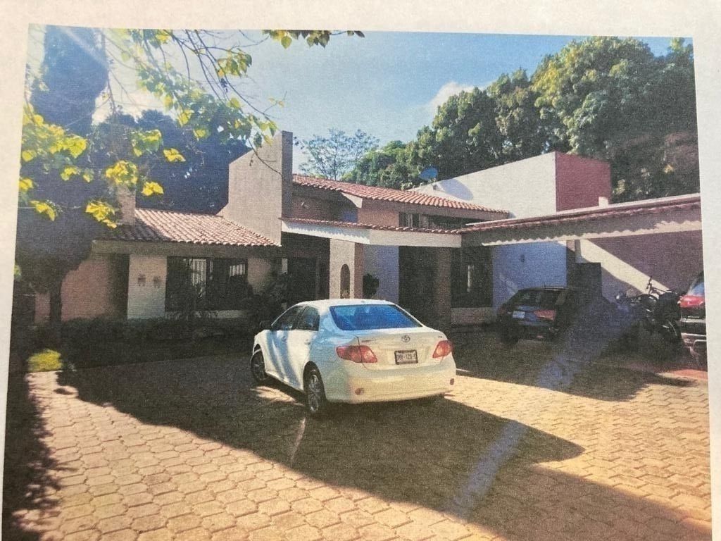 1 de 19: Fachada principal