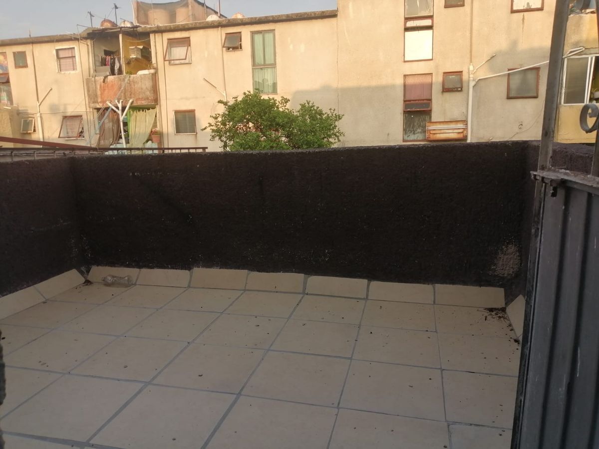 4 de 25