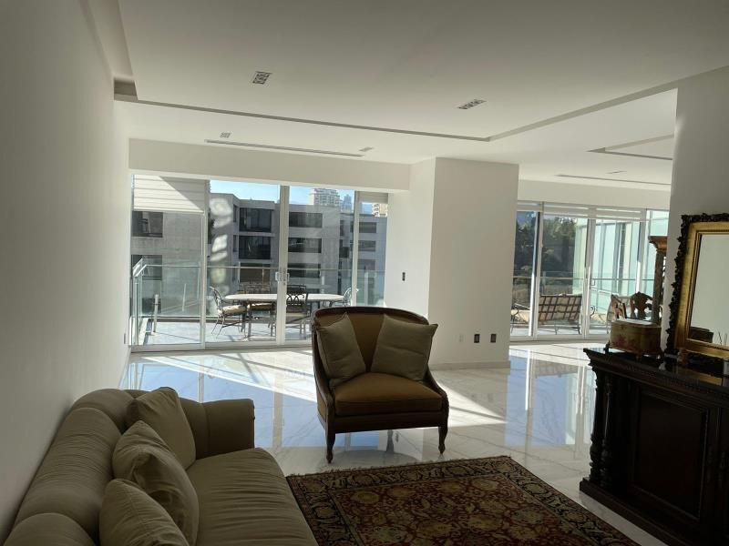 187, Carretera Al Olivo, Lomas de Vista Hermosa, 05100 con 3 Recámaras, 420 Metros Cuadrados, 4 Baños y 4 Puestos de Estacionamiento