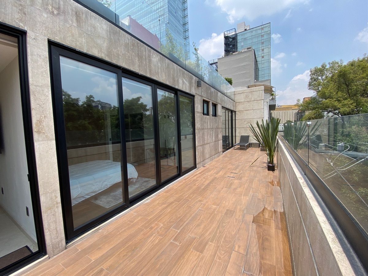24 of 34: terraza privada