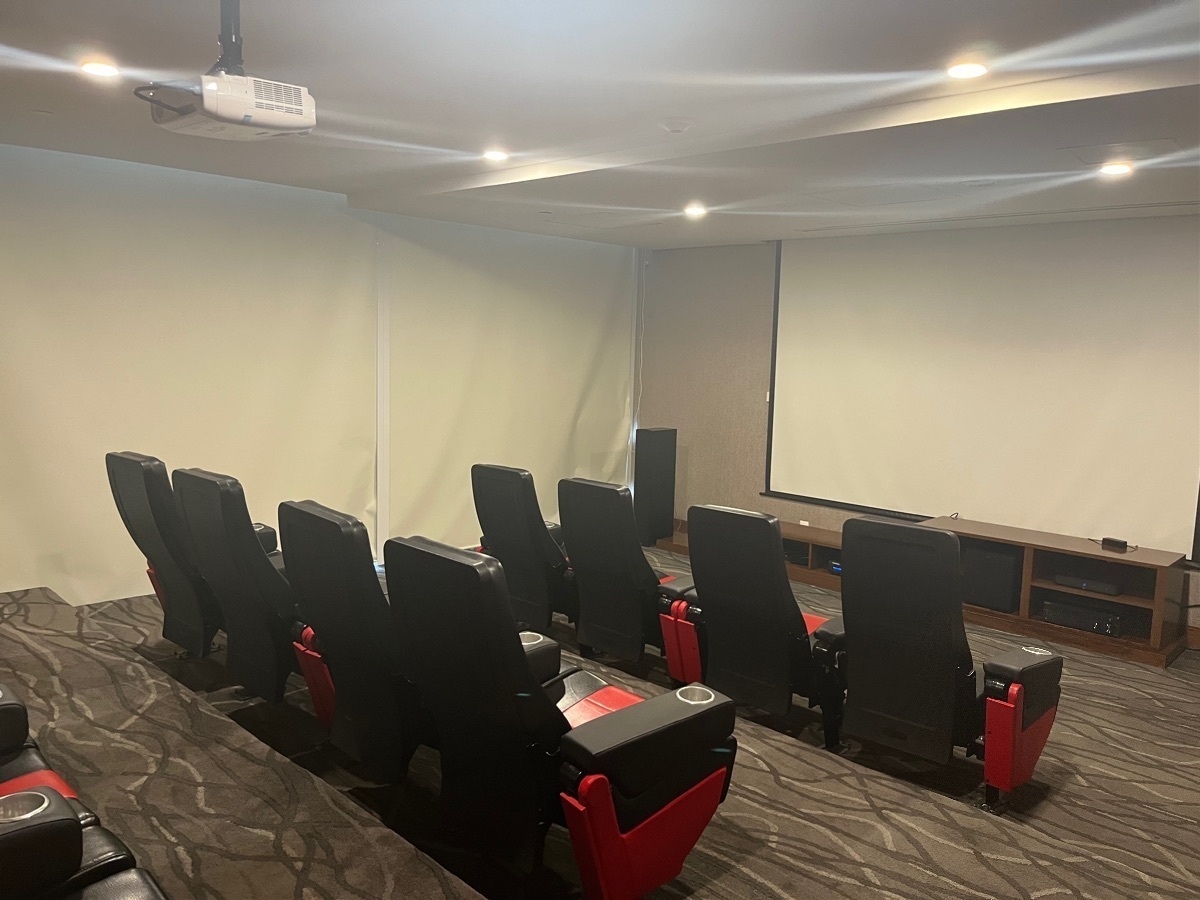 13 de 23: SALA DE CINE