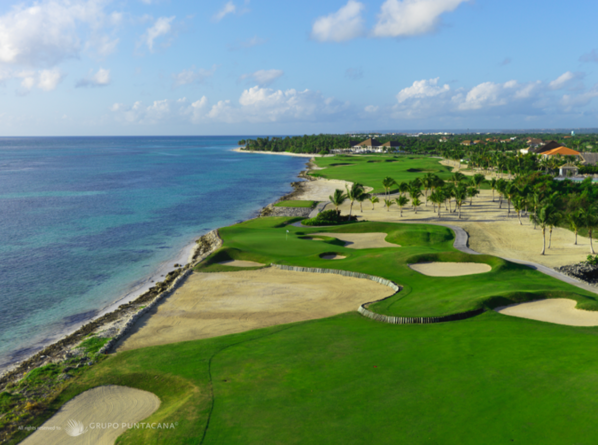 8 of 8: La Cana Golf Course
Approx. US$2,300 p/p per year 
