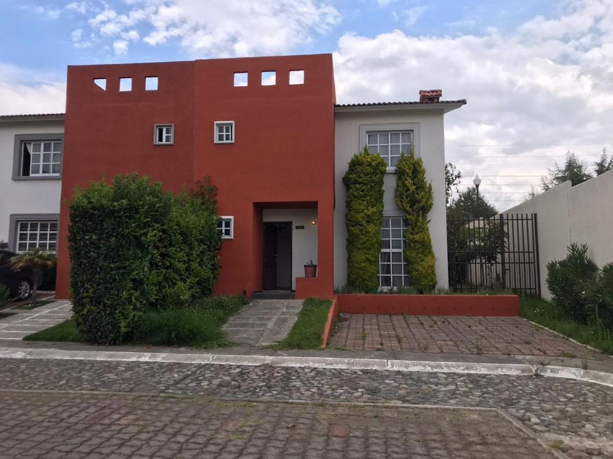 CASA EN VENTA, VILLAS DEL CAMPO, CALIMAYA, 10 MIN METEPEC