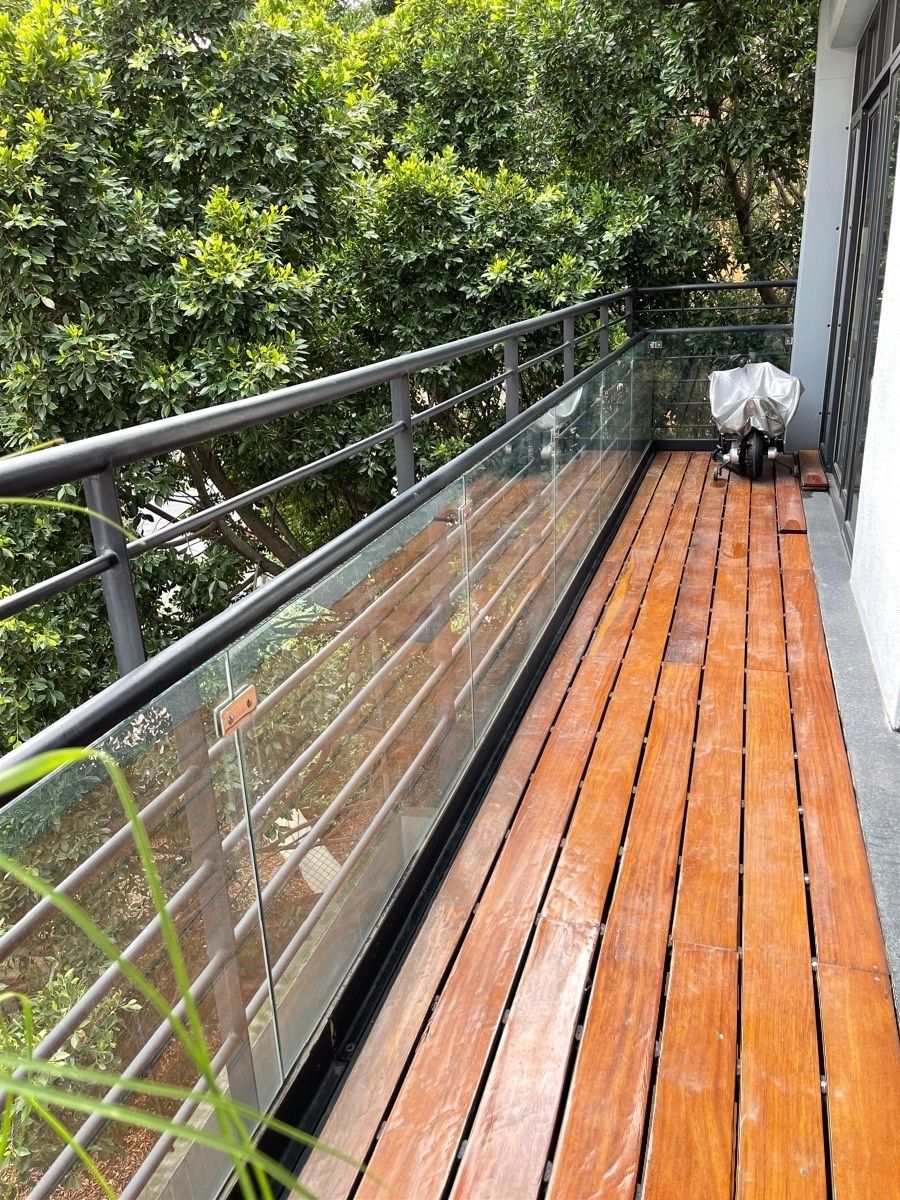 26 de 38: Balcón recámara 2 y 3 vista verde y cristal templado