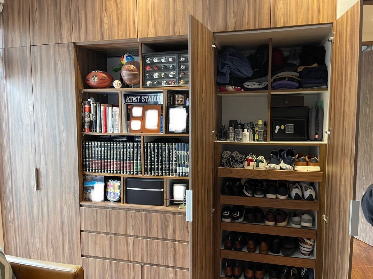 25 de 38: Clóset recámara 2 con zapatera y amplios espacios