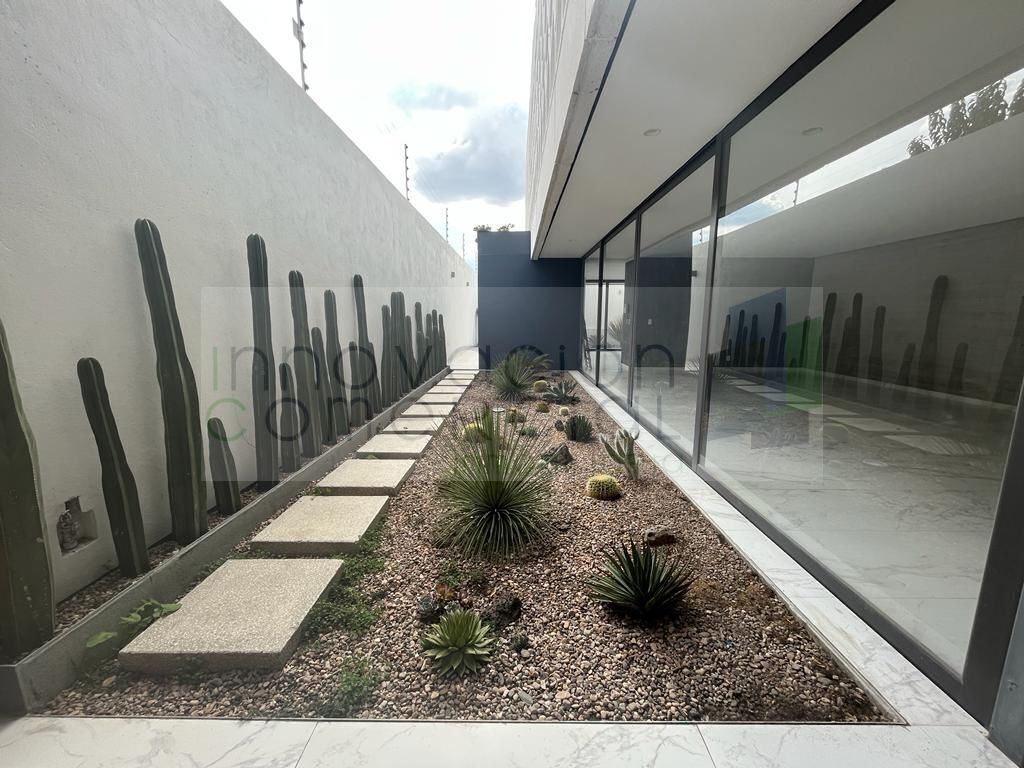 1 de 29: Jardín de bajo mantenimiento