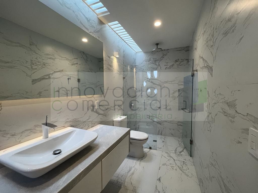 11 de 29: Baño principal