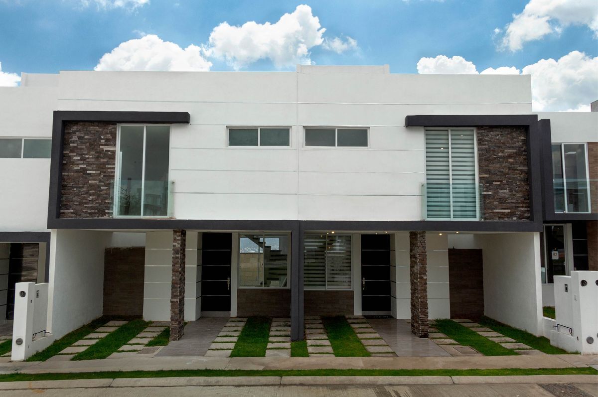 CASA EN VENTA CON ENTREGA INMEDIATA EN SAN ISIDRO JURIQUILLA, QUERÉTARO