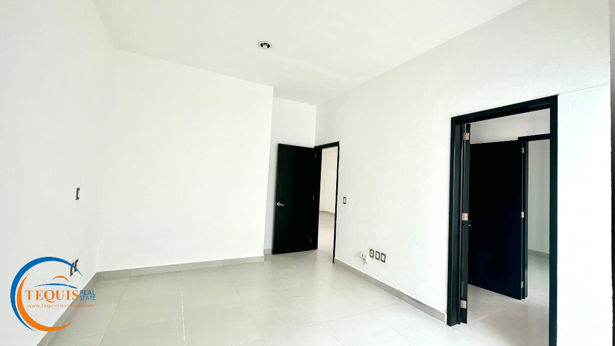 5 of 14: HABITACION