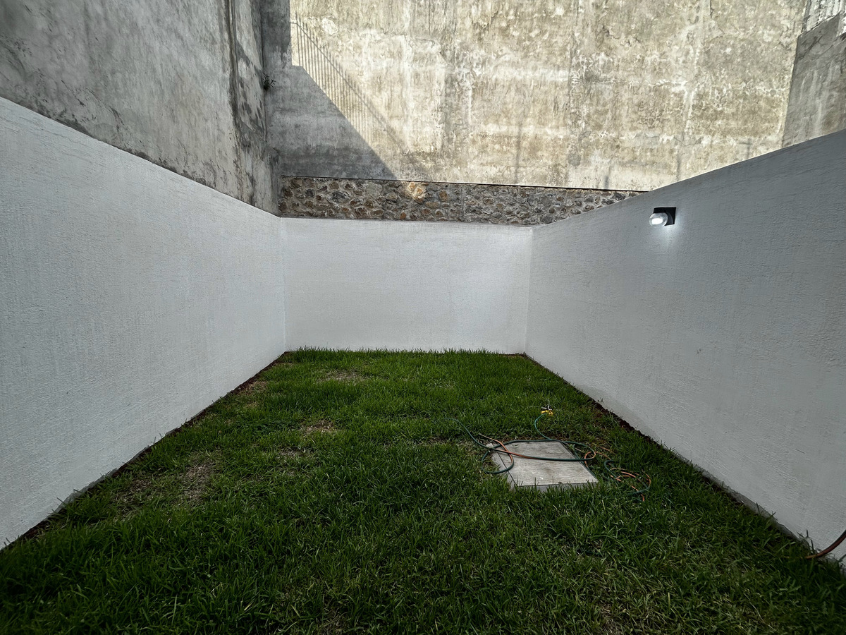 Amplio jardin trasero