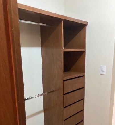 6 of 10: Closet recámara principal