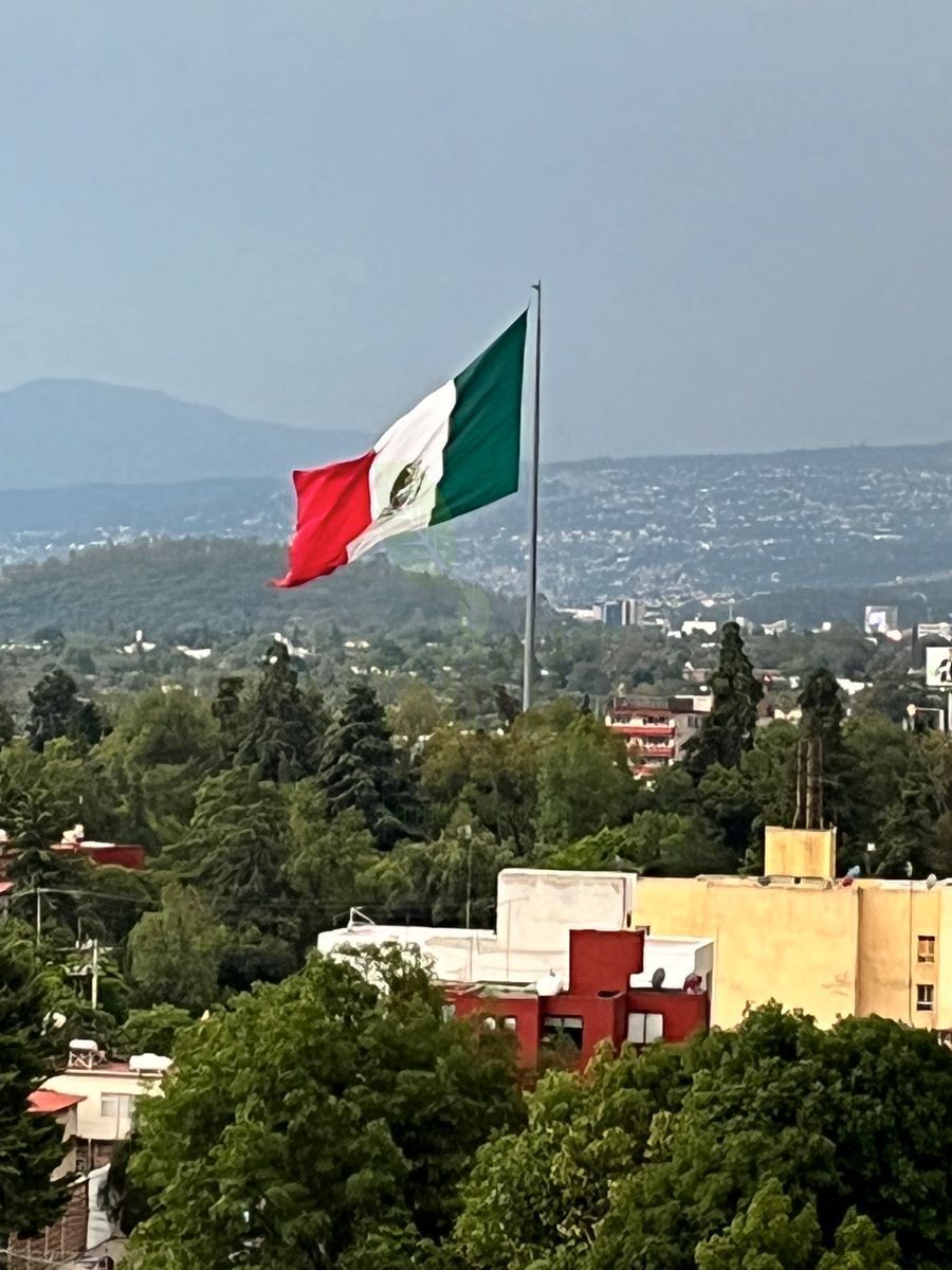 7 de 13: Vista Al Sur Hermosa Bandera Glorieta de San Jerónimo