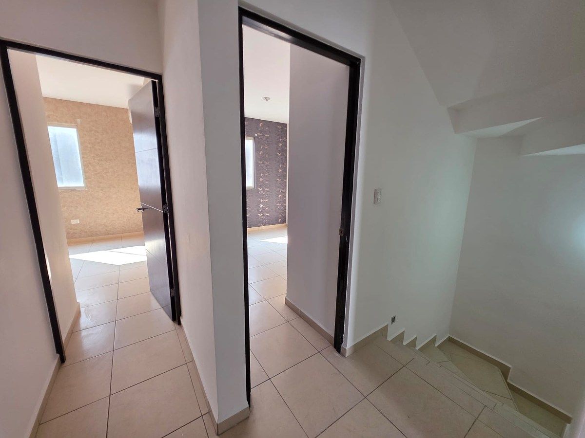 27 of 49: 2DO PISO VISTA A 2 RECAMARAS SECUNDARIAS