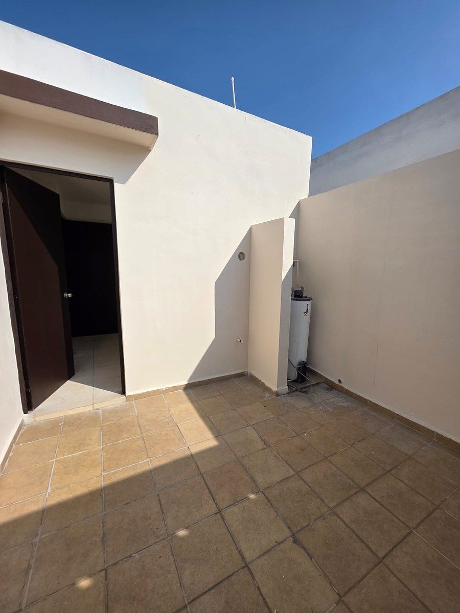 47 of 49: 3ER PISO PATIO INTERNO