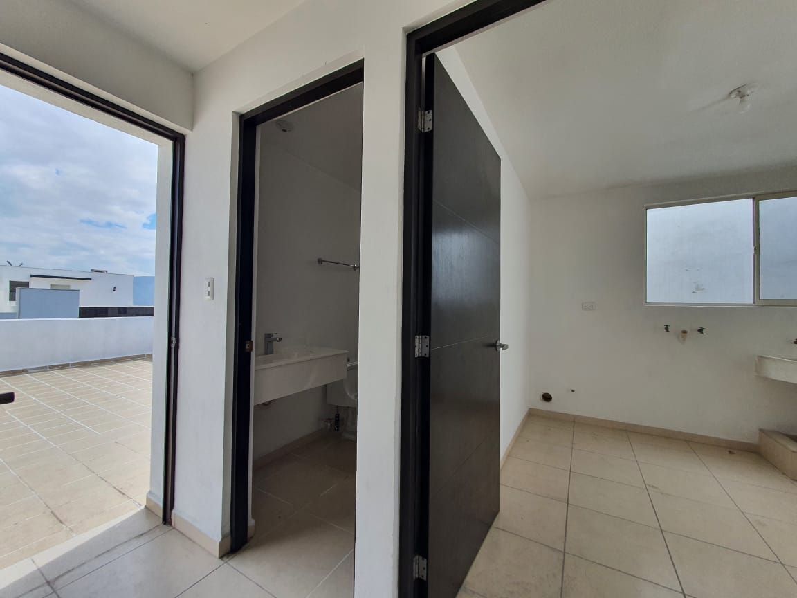 44 of 49: TERCER PISO