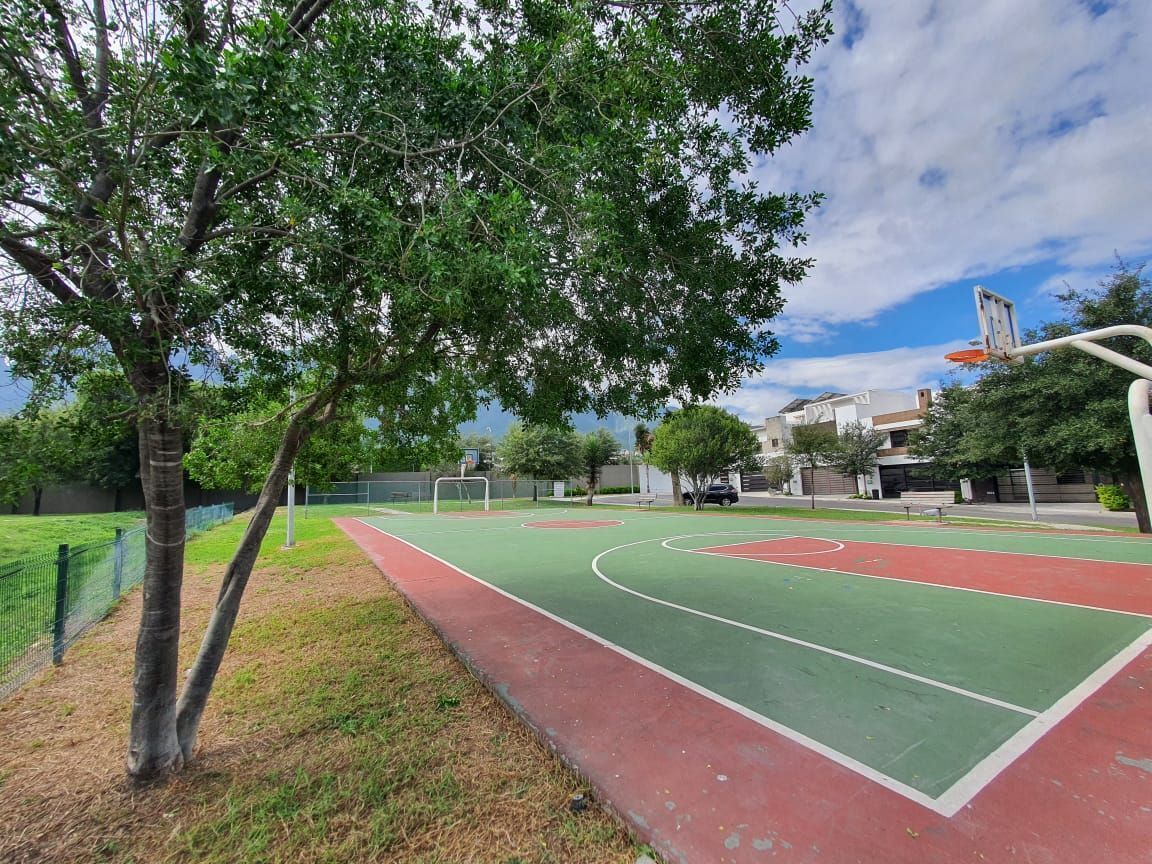 10 of 49: CANCHA DE BASKET