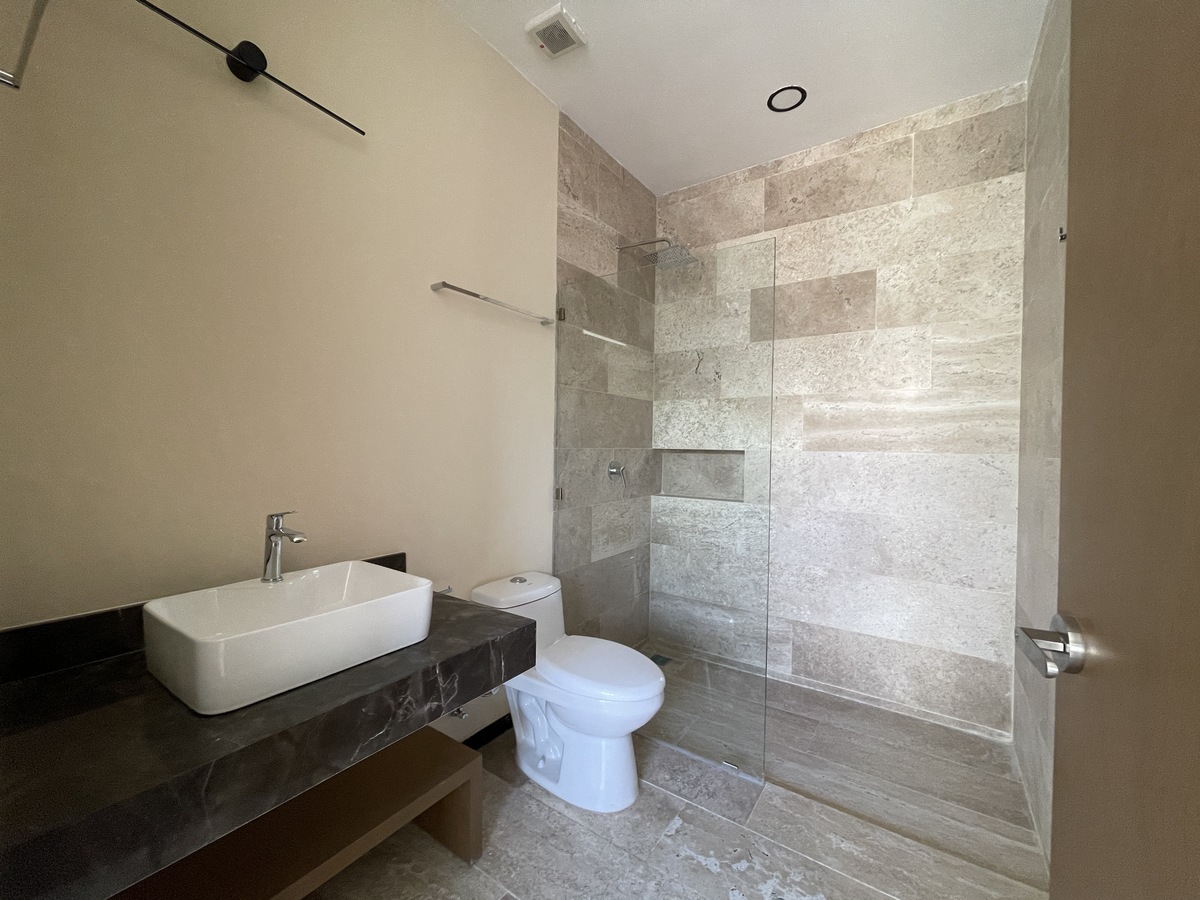 14 de 15: Baño, Segunda Recámara