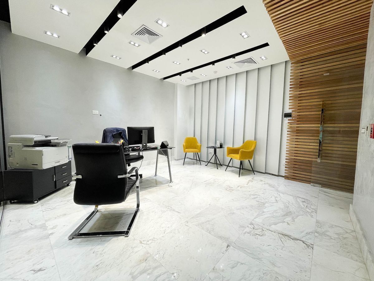 3 de 12: Area abierta para estaciones de trabajo recepción