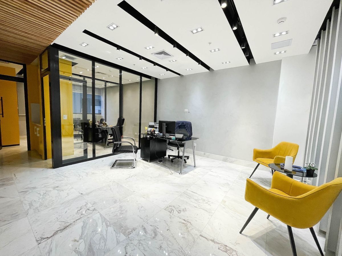 1 de 12: Area para recepción o estaciones de trabajo