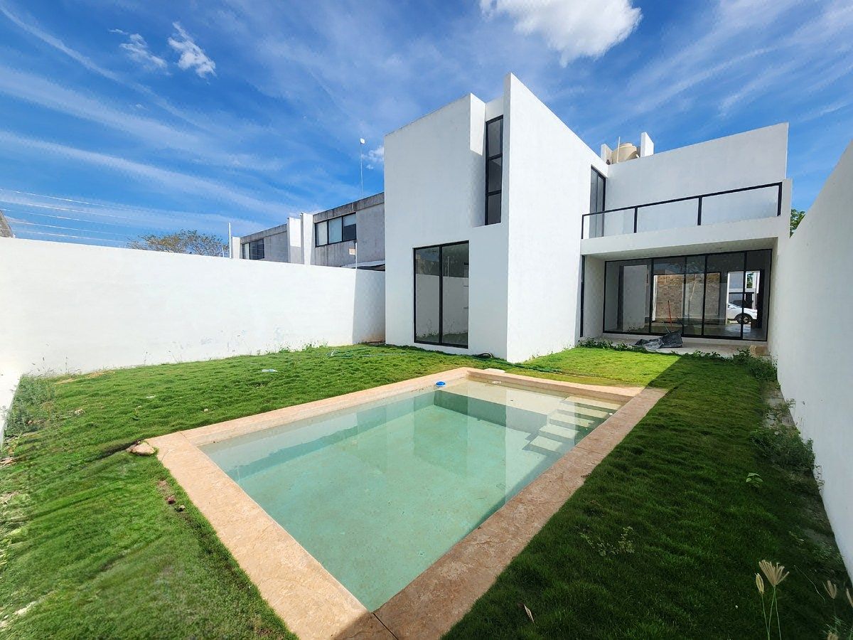 Casa en Venta en Privada Residencial Nadira, al Norte de Mérida