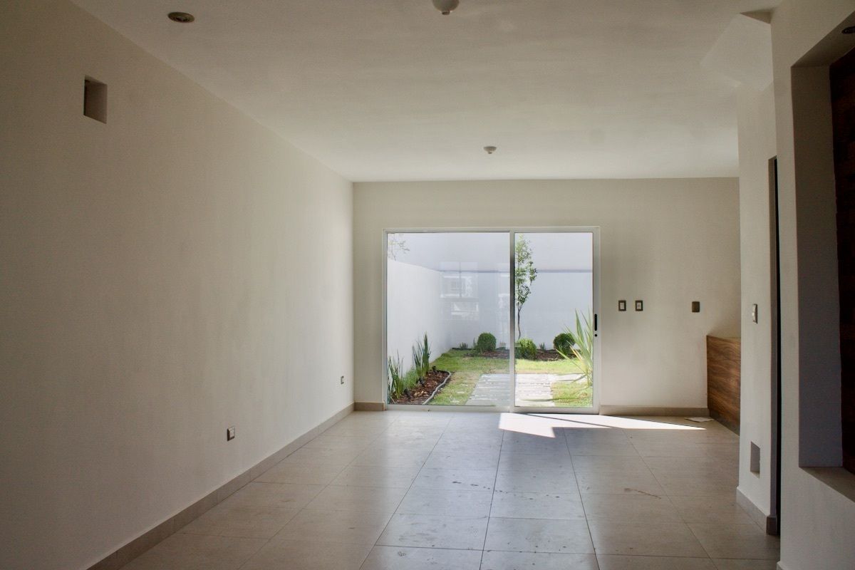 2 de 16: Sala comedor