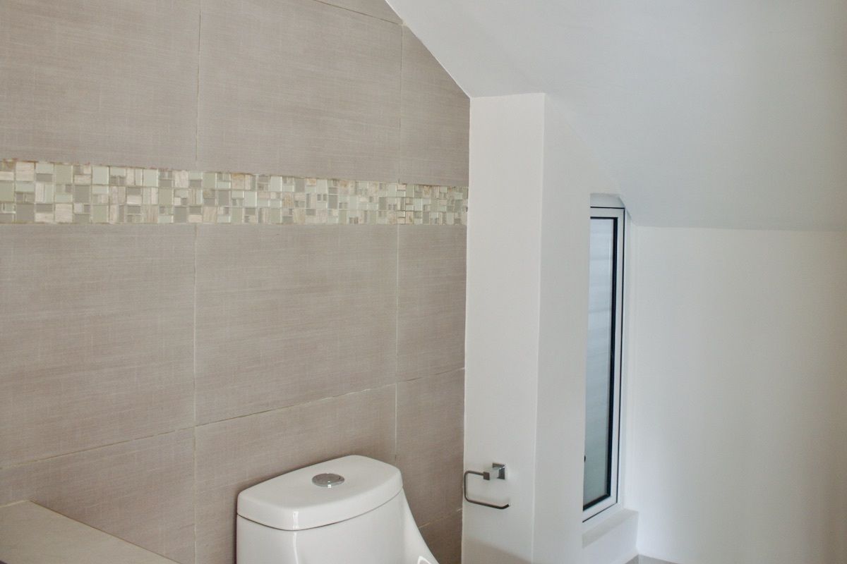 3 de 16: Medio baño