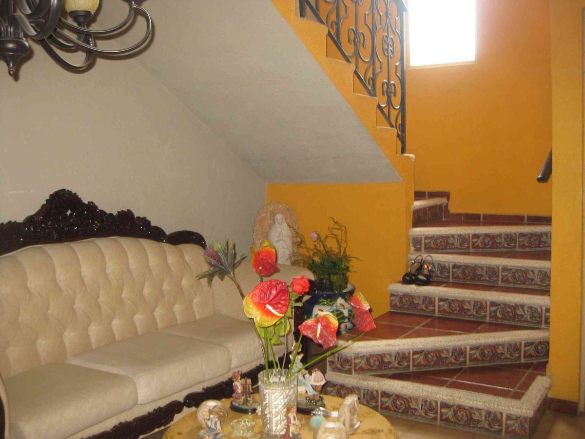 Casa en venta 4 recámaras en zona poniente, en Pensiones, Mérida,Yucatán