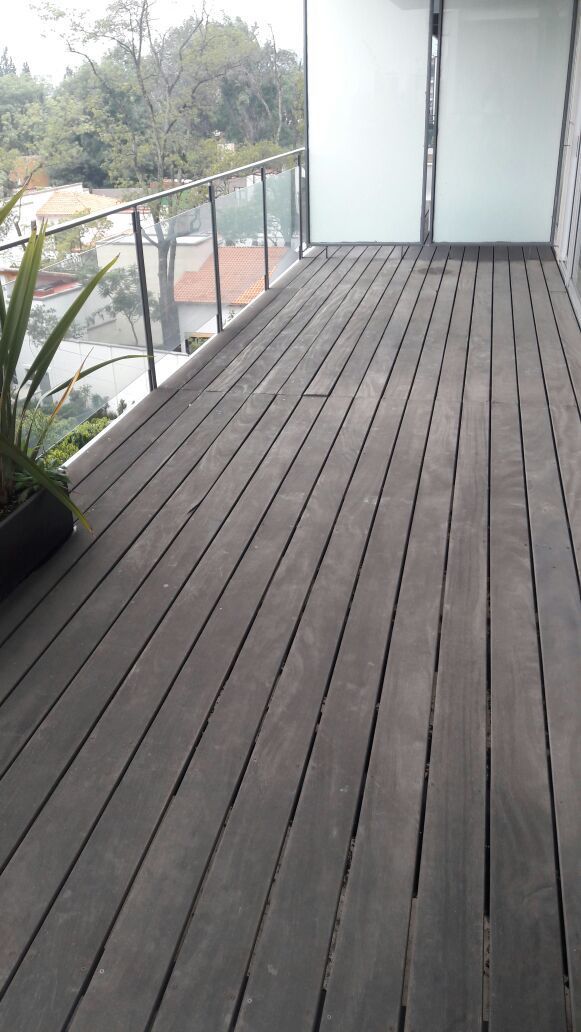 5 of 14: Terraza