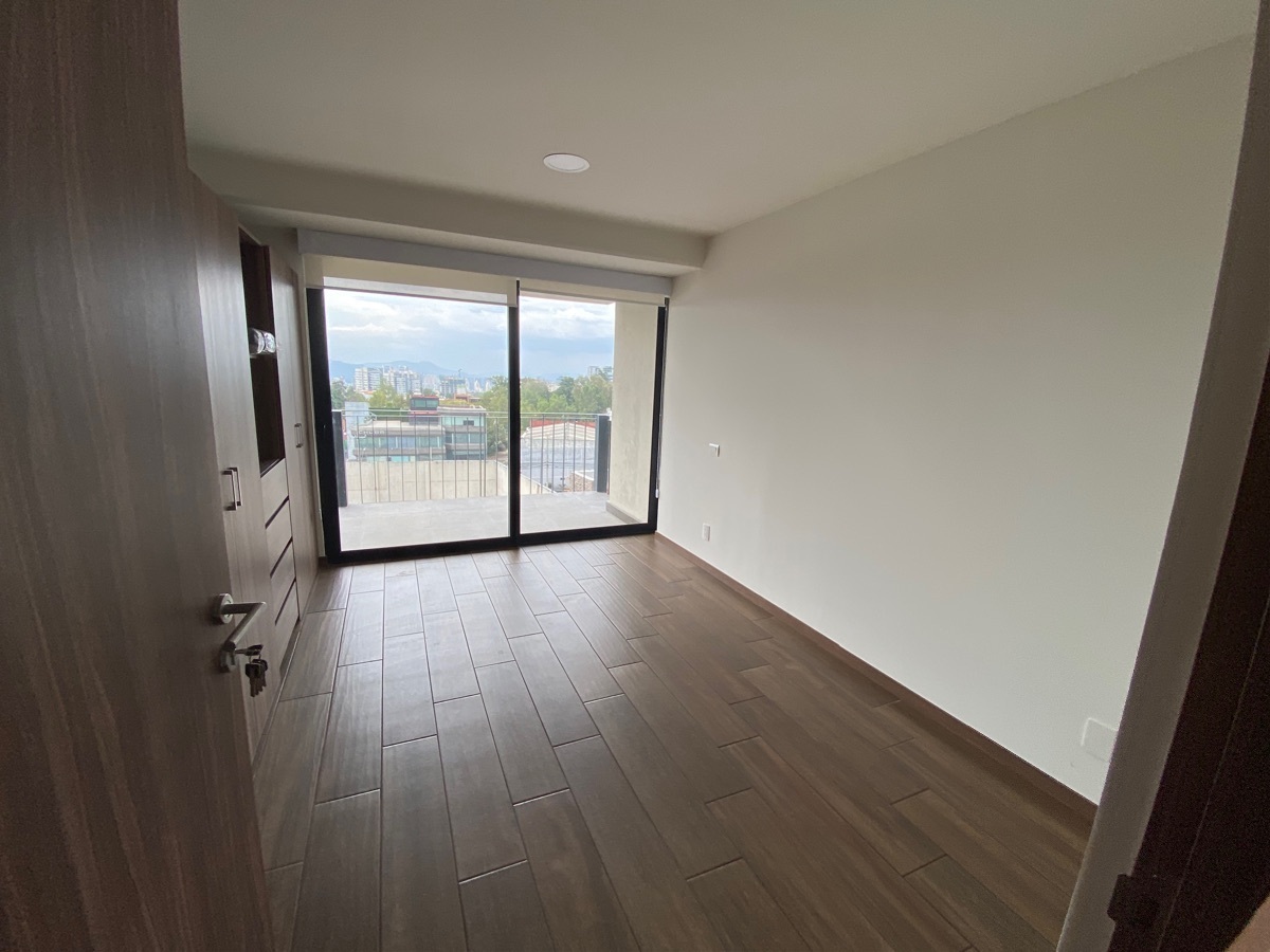 10 of 47: Vista de la recámara