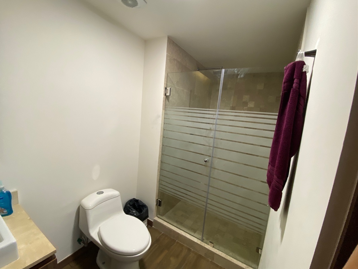 13 of 47: Cancel de vidrio templado