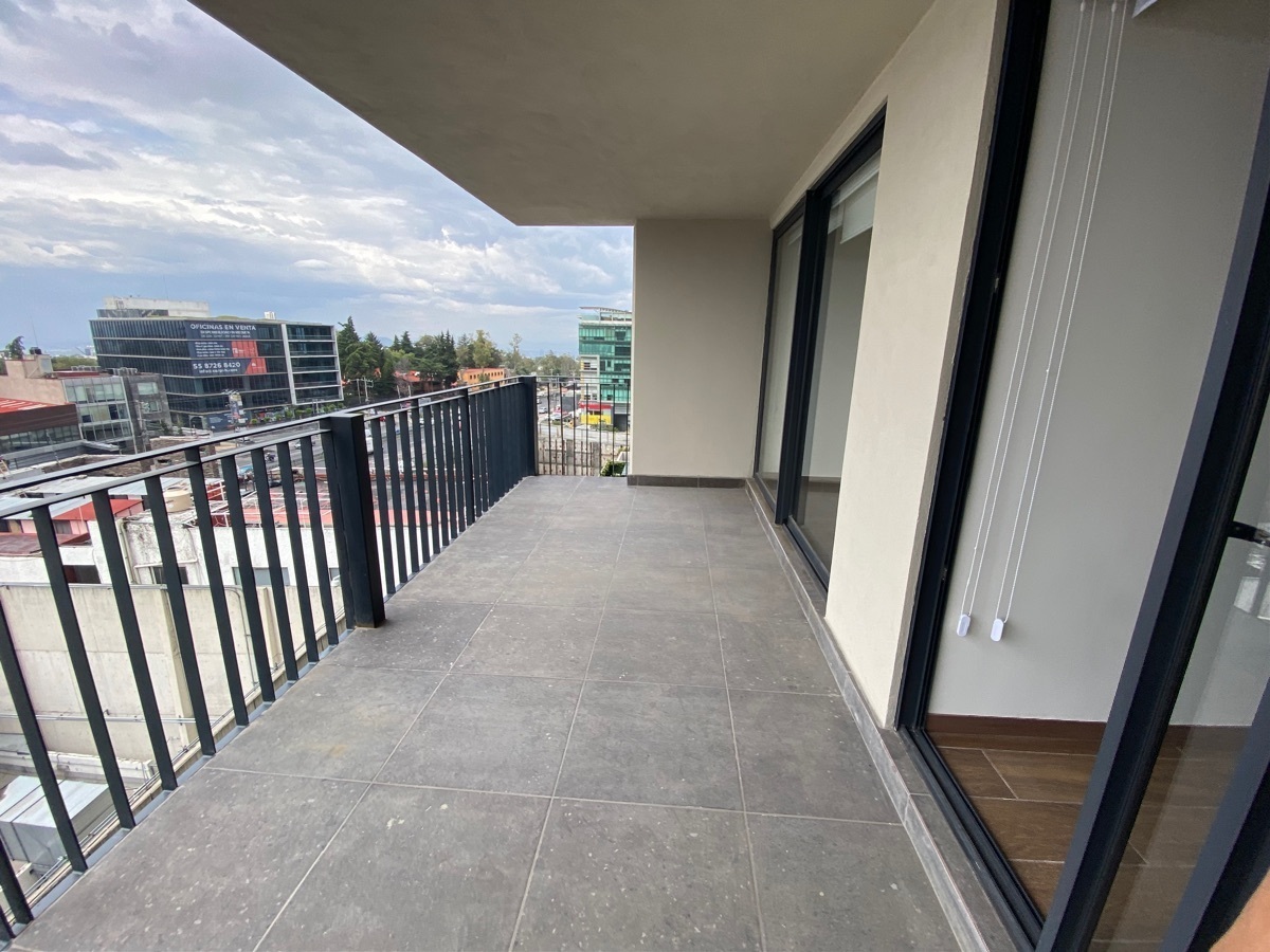 15 of 47: Terraza con entrada a sala comedor y a recámara