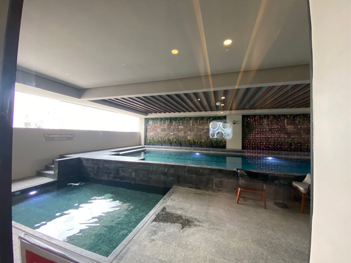 27 of 47: Alberca y chapoteadero