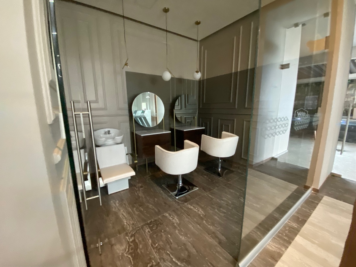 29 of 47: Salón de belleza para que asista tu estillista.