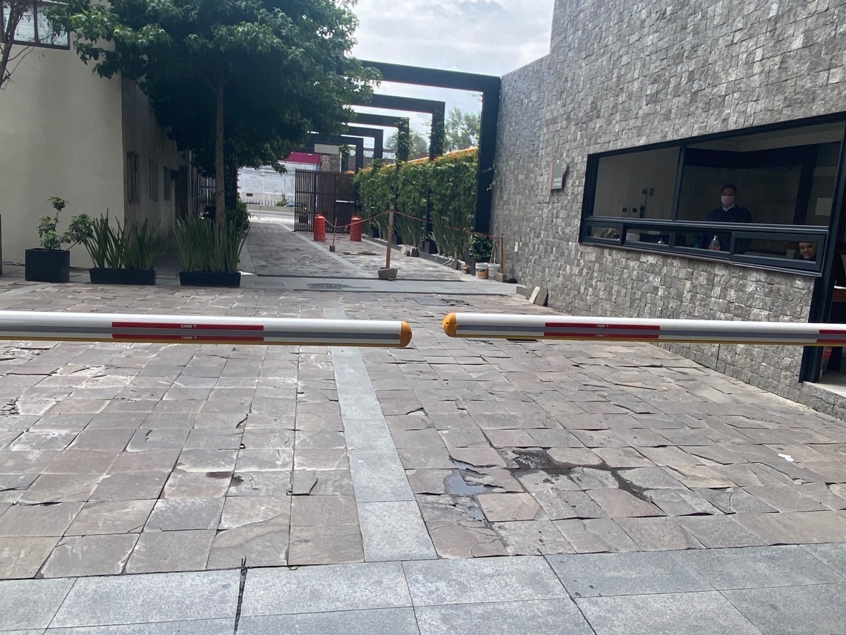 46 of 47: Entrada controlada