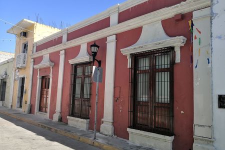 CASA/OFICINA EN RENTA EN COL. CENTRO EN CD. DEL CARMEN, CAMPECHE