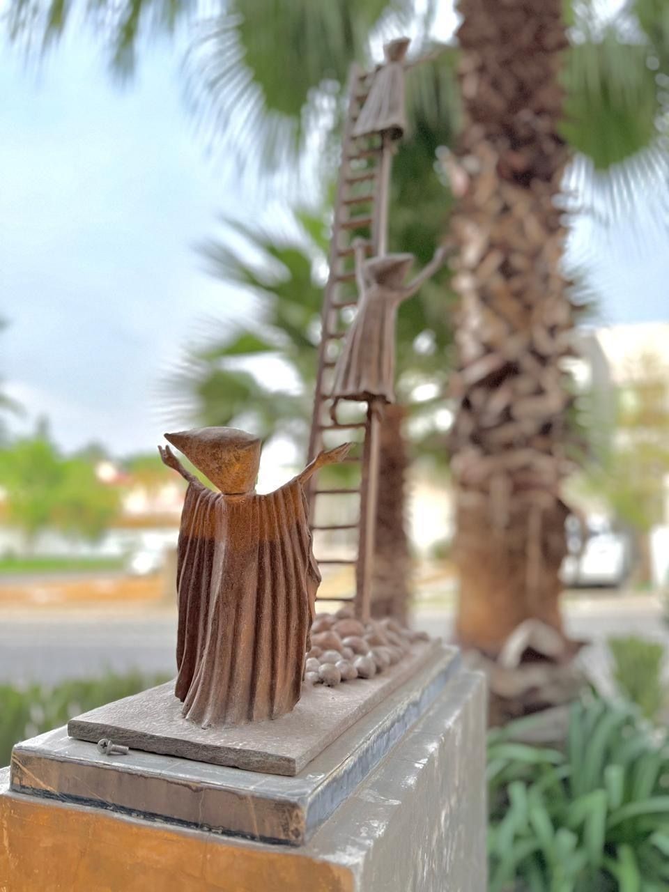 1 de 29: Escultura Bustamante