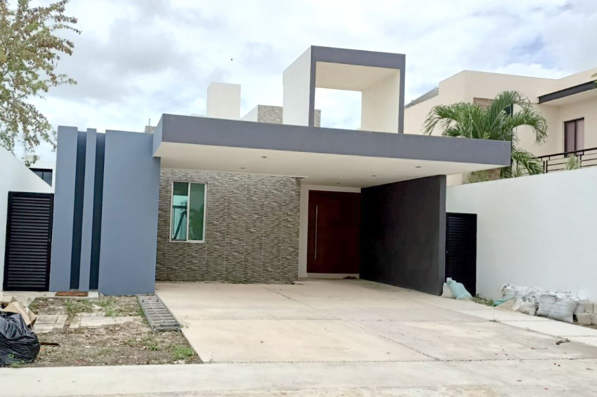 Casa en Renta de 3 Habitaciones y Piscina en Privada Arborea, Conkal