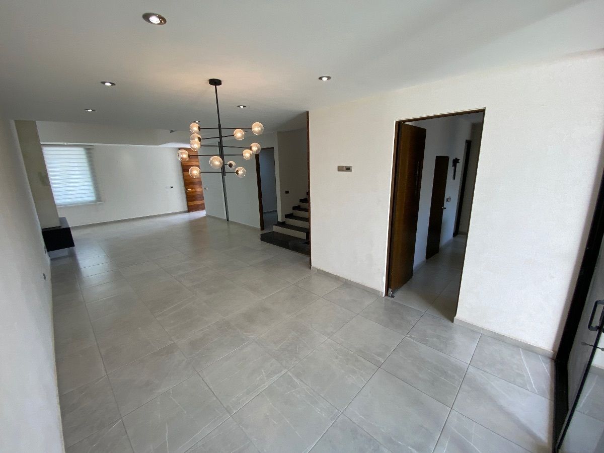 Casa Venta 5 recamaras Exclusivo Coto Club Blank Haus Milenio III Querétaro - foto 5