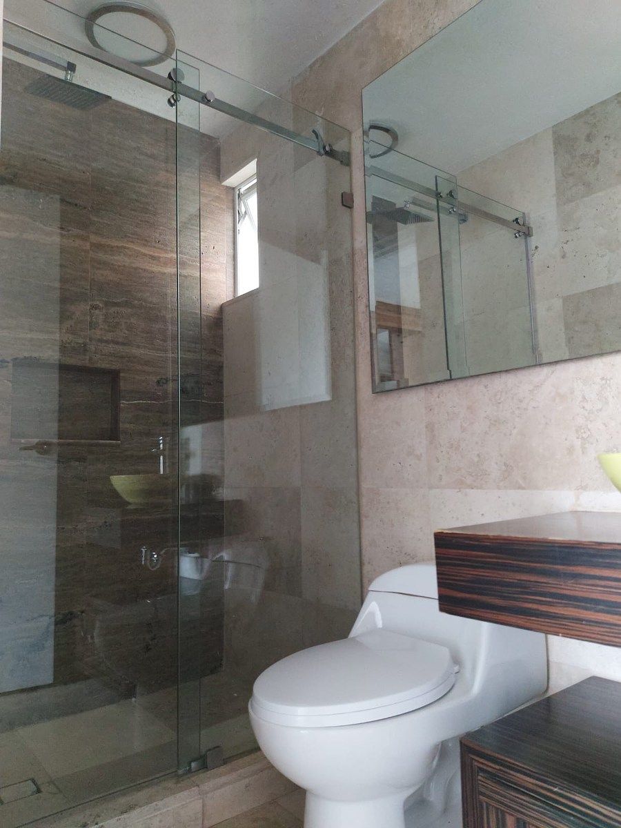 Baño visitas y 2da recámara, foto 10 de 24