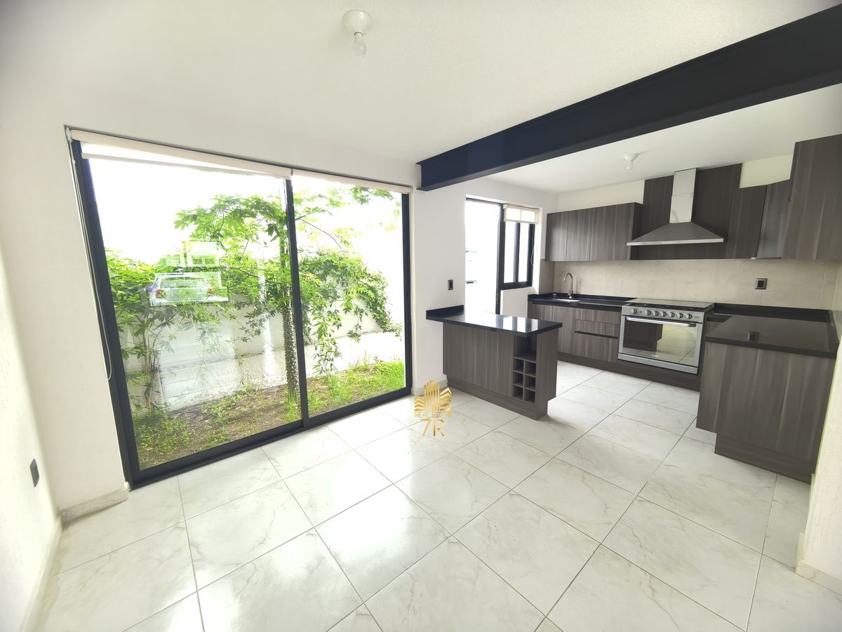 4 de 25: Comedor cocina