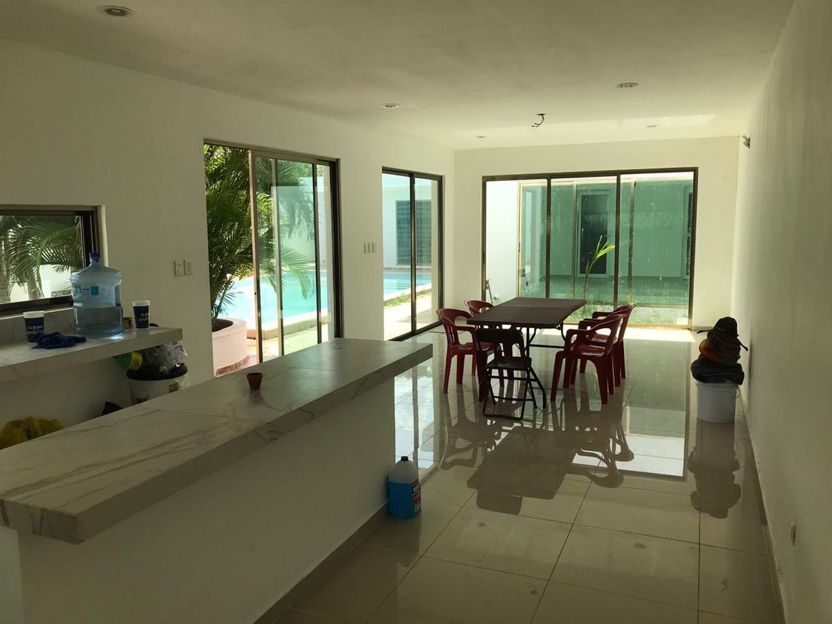 5 of 19: Sala comedor