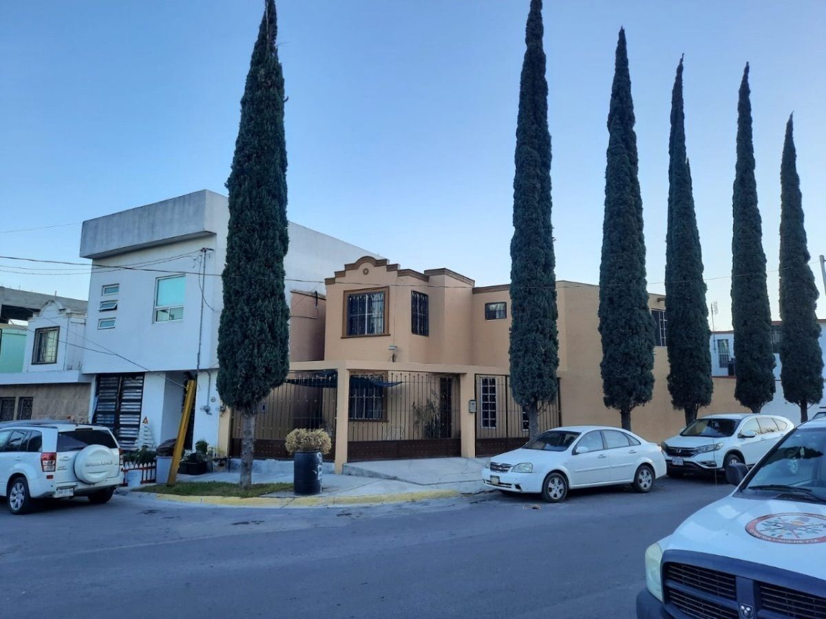 CASA EN VENTA EN MISION SANTA FE GUADALUPE